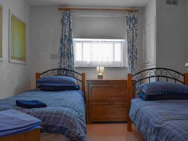 Twin bedroom | Seaview Retreat, Appledore