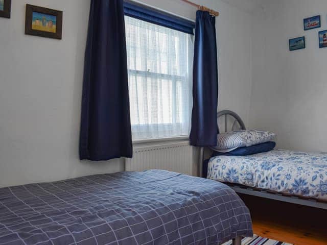 Twin bedroom | Seaview Retreat, Appledore