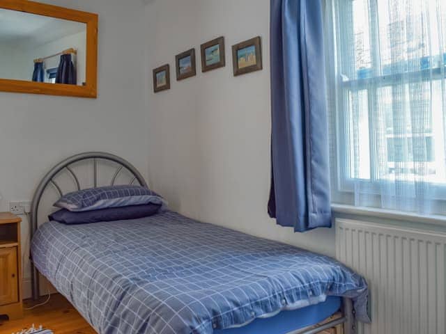 Twin bedroom | Seaview Retreat, Appledore