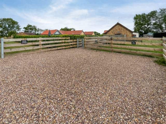 Parking | Oxley Cottage, Habertoft