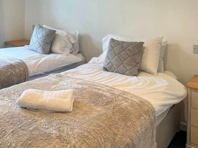 Twin bedroom | 29 Atlantic Reach - Atlantic Reach Holiday Park, Newquay