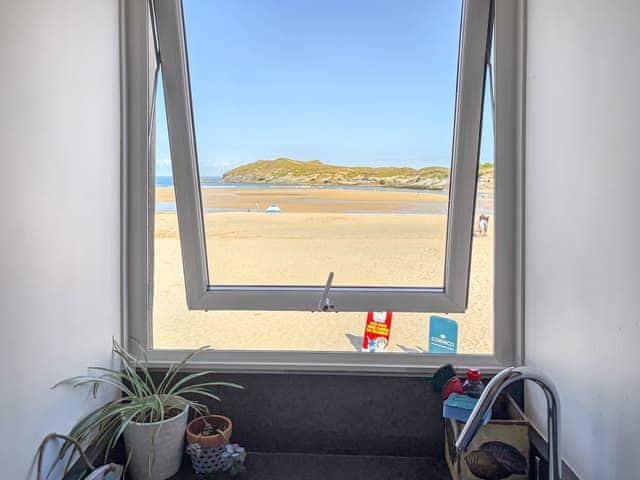 Looking out the kitchen window! Cooking with a perfect view! | Pennti Treth - Quarter Deck Apartments, Porth, near Newquay