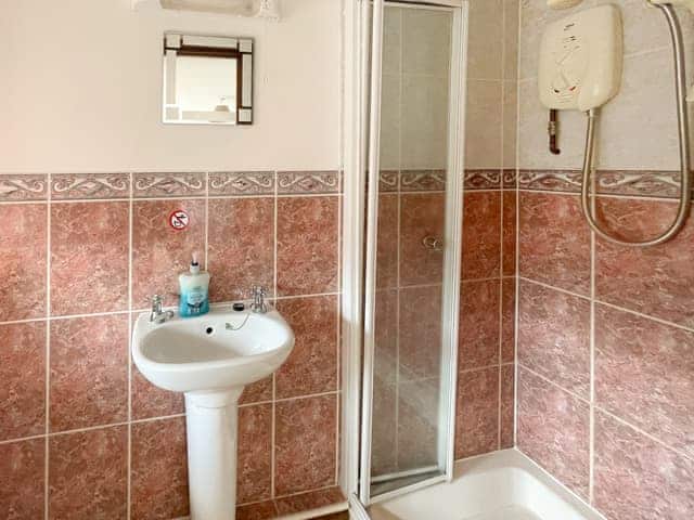 Bathroom | Duvale Barn - Duvale Cottages, Bampton, near Tiverton