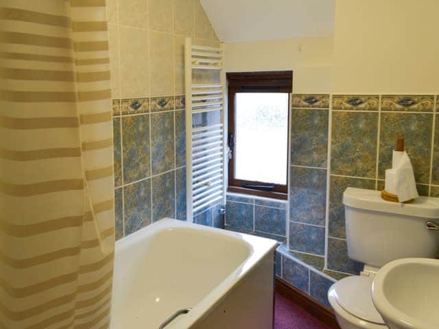 Bathroom | Duvale Barn - Duvale Cottages, Bampton, near Tiverton