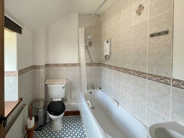 Bathroom | Duvale Barn - Duvale Cottages, Bampton, near Tiverton