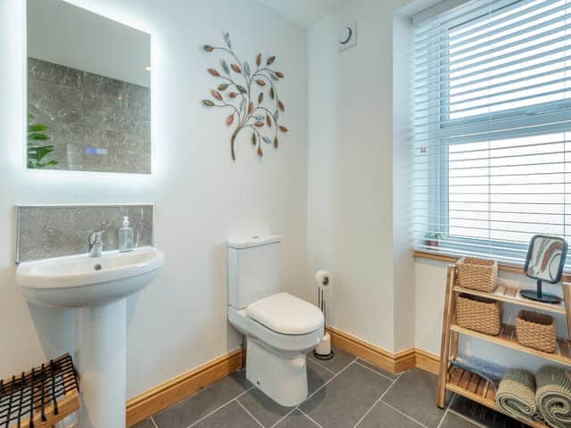 Bathroom | Stanley Cottage, Windermere