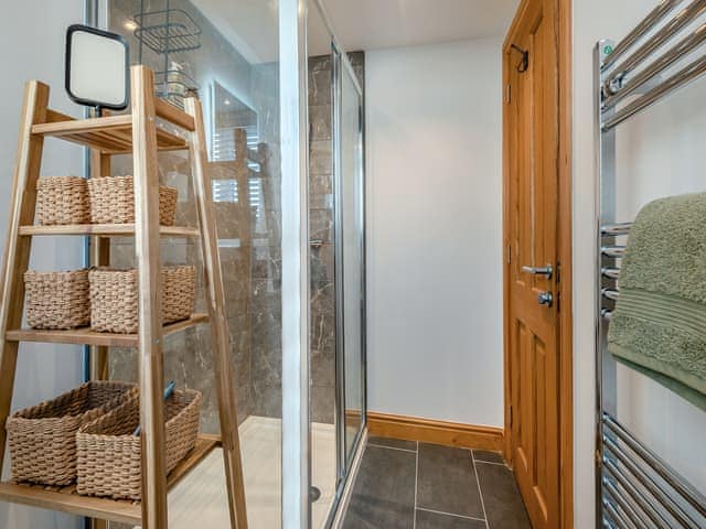 Bathroom | Stanley Cottage, Windermere