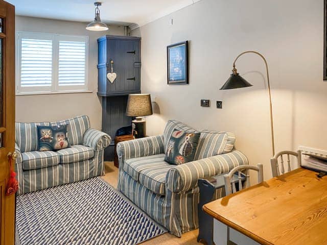 Snug | Cobblers Cottage, Petworth, near Arundel
