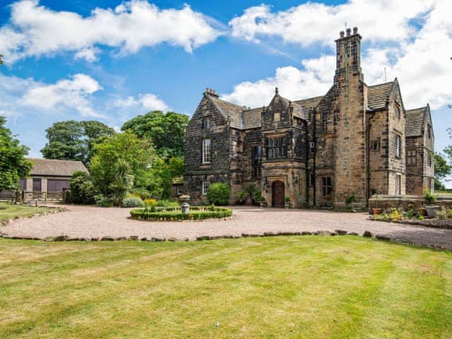 Exterior | Hodroyd Hall, Holmfirth