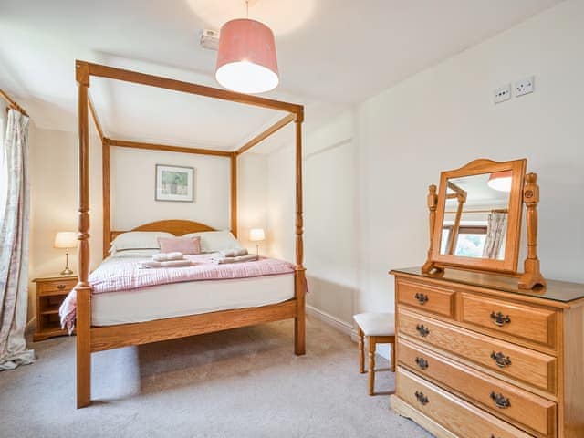 Four Poster bedroom | Littondale, Litton, near Kettlewell