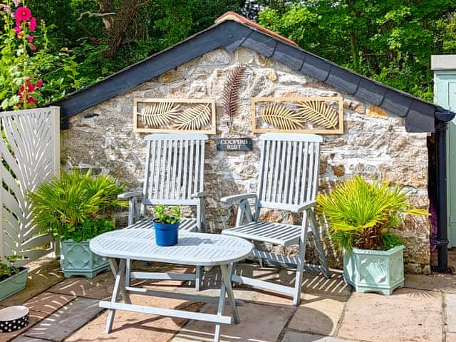 Sitting-out-area | Charlestown CottagesCoopers Rest, Duporth and Charlestown, near St Austell