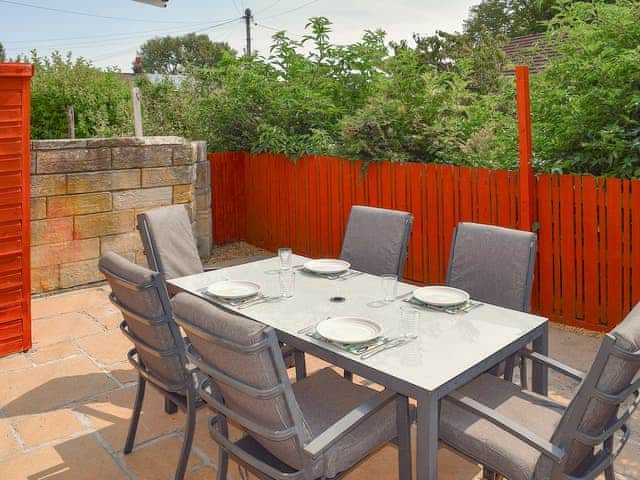 Sitting-out-area | Bonno’s Cottage, Whitby