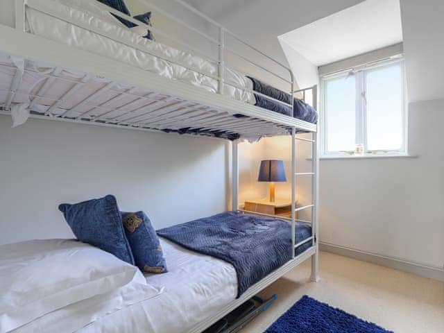 Bunk bedroom | Riverview, Somerford Keynes