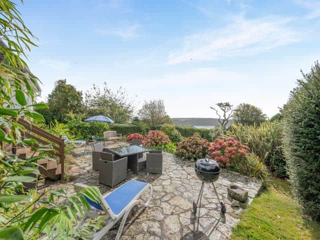Sitting-out-area | Brigids Patch, St Mawes