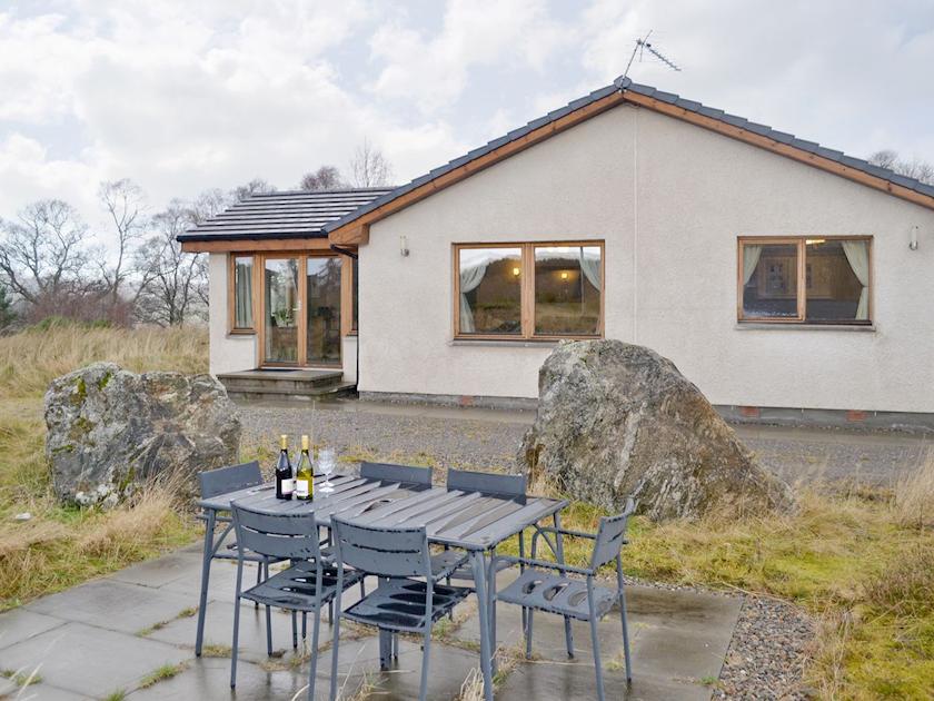 Attractive holiday cottage | Strathnairn, Farr near Inverness