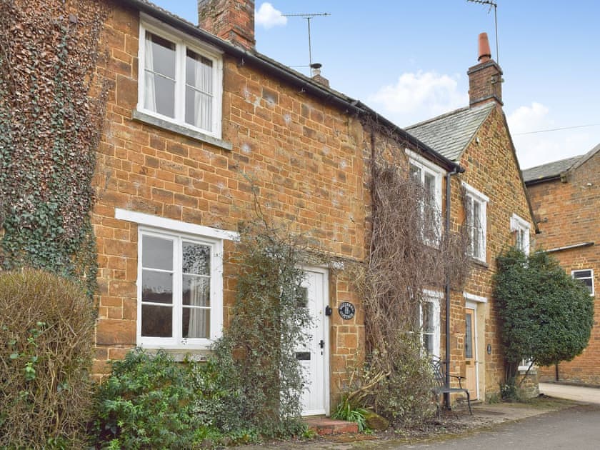 Squirrel Cottage In Hook Norton Near Chipping Norton Oxfordshire