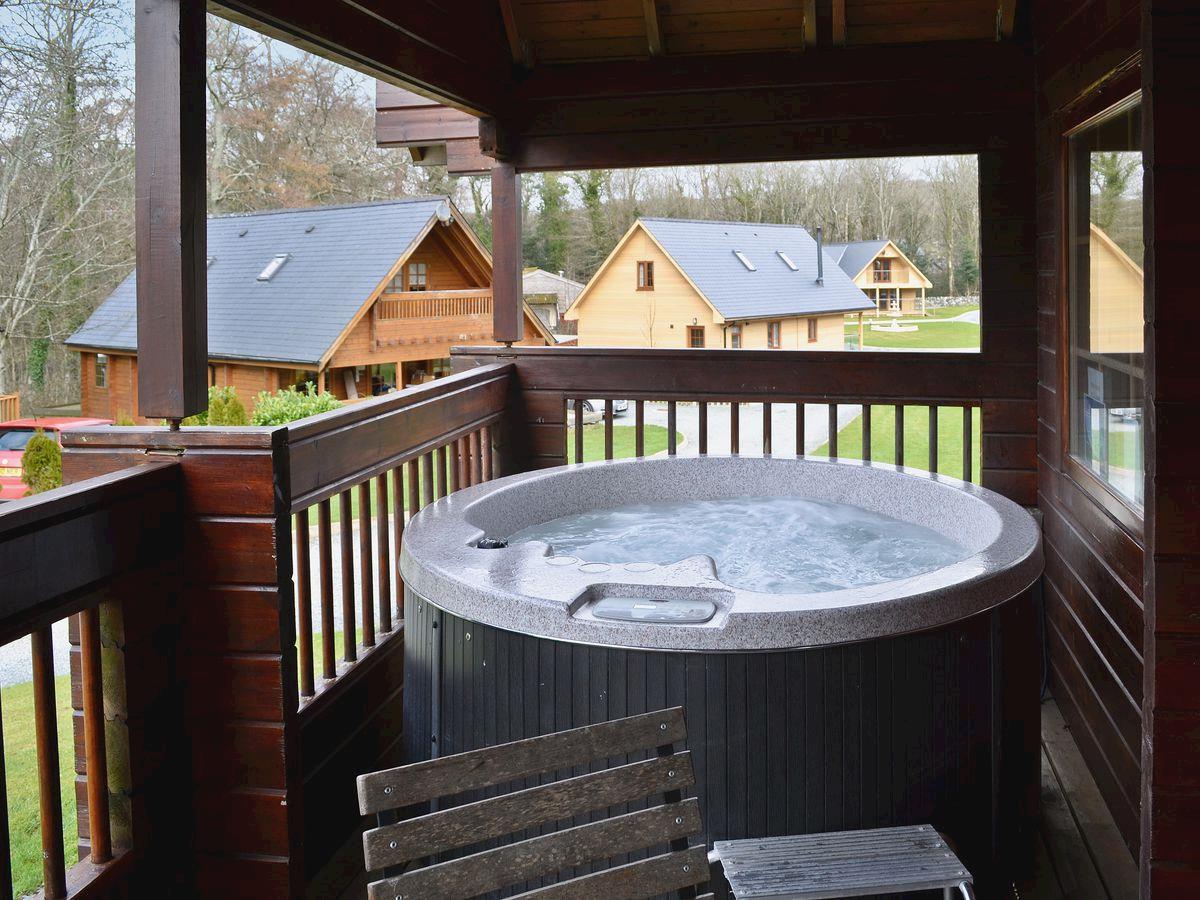 Hot tub on balcony Hot tub on balcony