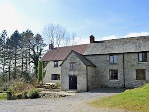 17th Century farmhouse and surrounded open countryside | Trowley Farmhouse, near Painscastle, Hay-on-Wye