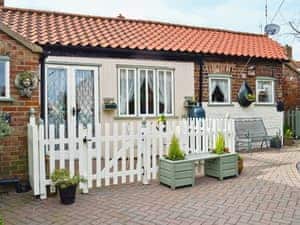 Exterior | Alpine Lodge, Burgh le Marsh, near Skegness