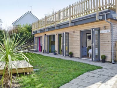 Unique holiday home set in private courtyard garden | Kataluma, Praa Sands, near Penzance