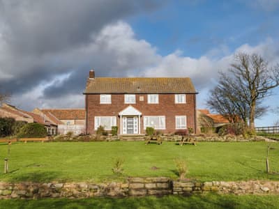 Stunning family house set in acres of Yorkshire countryside | Scalby Lodge Farm - Lodge Farmhouse - Scalby Lodge, Scalby, Scarborough