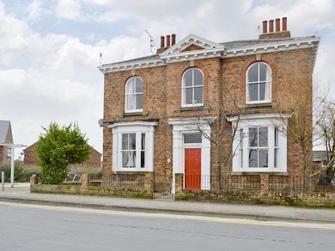 A lovely ground floor conversion of a Grade II listed, former station master&rsquo;s house  | Station House, Hornsea