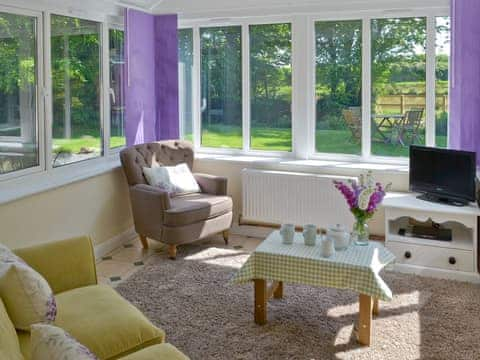 Light and airy living room | Garden Cottage, Ugborough, near Ivybridge