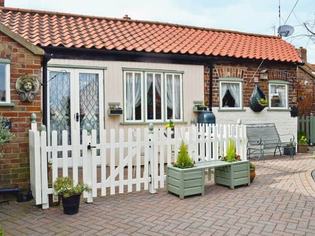 Exterior | Alpine Lodge, Burgh le Marsh, near Skegness