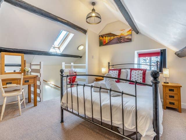 Second floor bedroom with king size bed, ensuite with shower and WC | Four Seasons, Pickering