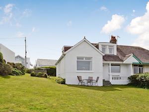 Exterior and garden | Polmeor, Polzeath