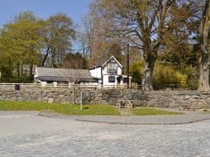 Impressive property overlooking Bala Lake | Y Bwthyn, Bala