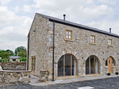 Attractive stone-built holiday home | 5 The Granary, Pendleton, near Clitheroe