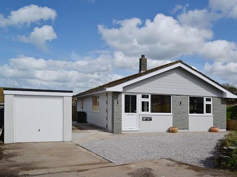 Delightful detached north Cornish bungalow | 10 Silvershell View, Port Isaac