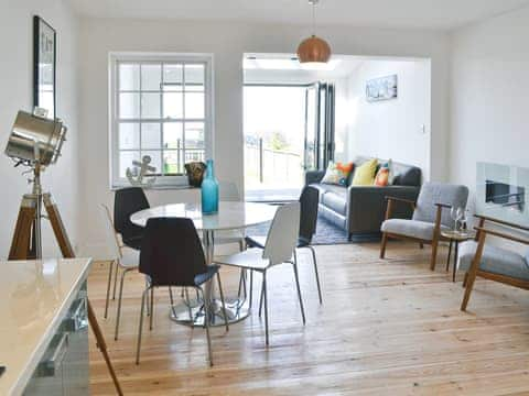 Great open plan living/dining room/kitchen | Coastguard Cottage, Swalecliffe, near Whitstable