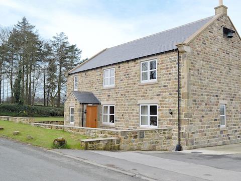 Beautiful traditional York stone holiday home | Drovers&rsquo; Cottage, Kirkby Malzeard, near Ripon