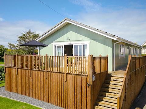 Attractive lodge with raised terrace | Cedar Lodge, Portpatrick