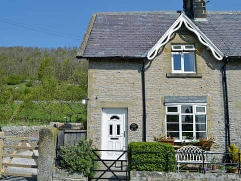 Pretty semi-detached property  | Bumblebee Cottage, Marske near Richmond