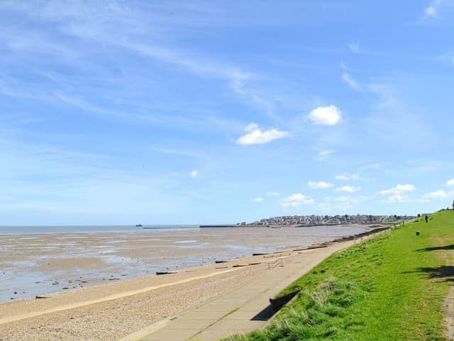 Surrounding coastline | Coastguard Cottage, Swalecliffe, near Whitstable