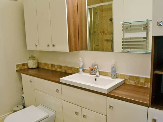 Shower room | Lottie&rsquo;s Place, Seahouses