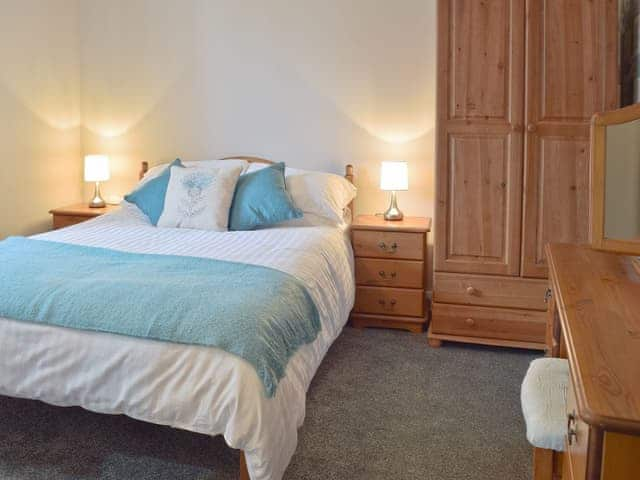 Large double bedroom | Glebe Cottage, West Caister, near Great Yarmouth