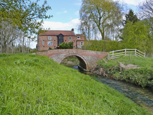 Beautiful surrounding area | Mill Cottage, Bielby, near York