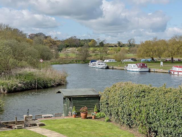 Boasting idyllic river views | Wherryman&rsquo;s Cottage, Coltishall