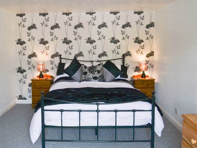 Comfortable double bedroom | Banovallum Cottage, Horncastle