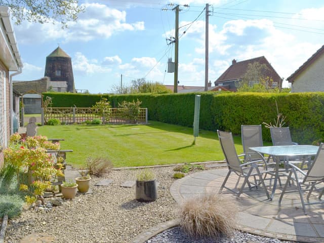 Lovely garden and sitting out area | Mill View, Neatishead, near Horning