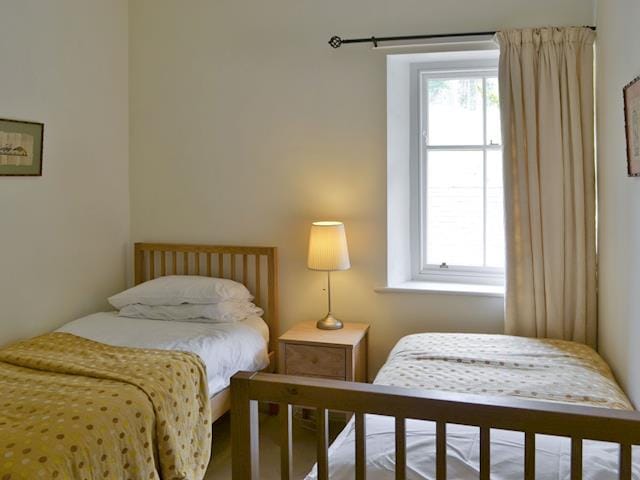 Cosy twin bedroom | Cragside Cragend CottagesEast Cottage, near Cragside, Rothbury