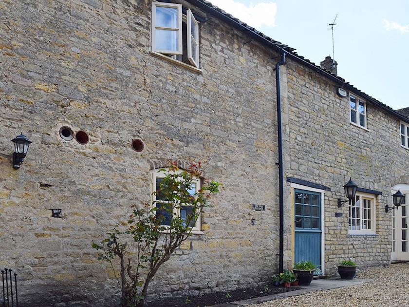 Stone-built cottage in the beautiful village of Water Newton | Yew Tree Cottage - River Nene Cottages, Water Newton, near Peterborough