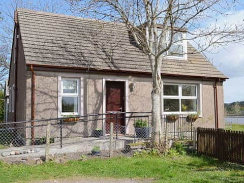 Traditional detached cottage  | Mackenzie Cottage, Poolewe, near Gairloch