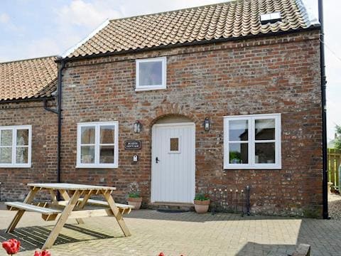 Attractive barn conversion | Puffin Cottage - Manor Farm Cottages, Buckton, near Flamborough