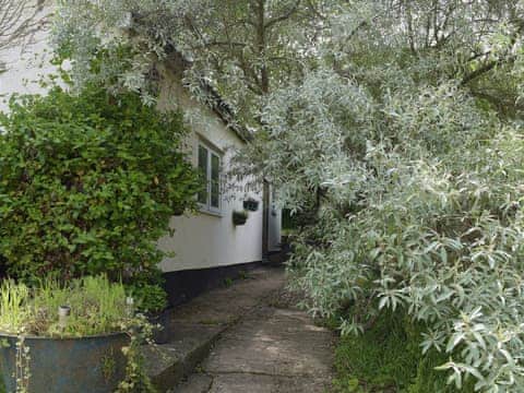 Secluded cottage nestling in the Waveney Valley | Butter Pen,  Denton, near Bungay
