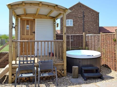 Characterful property with luxurious hot-tub | The Blue Texel - West Hale Shepherd&rsquo;s Huts, Burton Fleming, near Filey